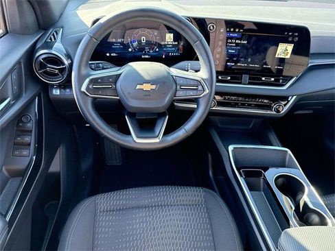 Used 2025 Chevrolet Equinox LT image 14