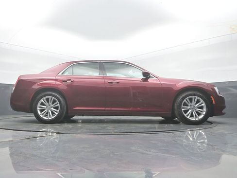 Used 2016 Chrysler 300 Limited RWD image 50