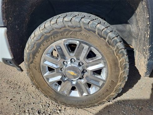 Used 2024 Chevrolet Silverado 3500 High Country w/ High Country Premium Package image 5