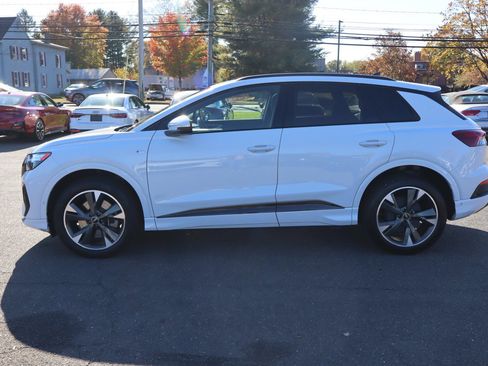 Used 2024 Audi Q4 e-tron Premium Plus w/ Premium Plus image 8