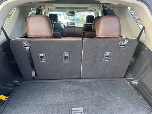 Used 2025 Honda Pilot Elite image 17