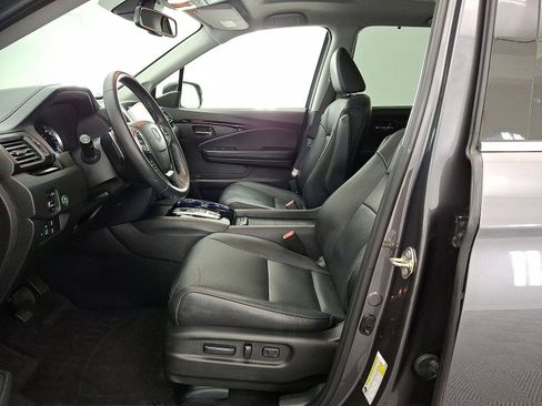 Used 2018 Honda Pilot Touring image 3