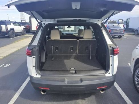 Used 2023 Chevrolet Traverse LS FWD image 6