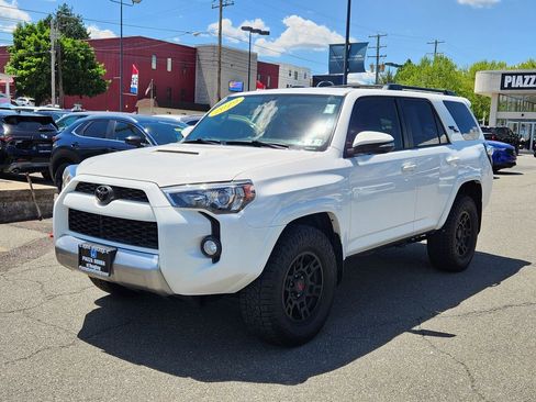 Used 2019 Toyota 4Runner TRD Off-Road Premium AWD/4WD image 2
