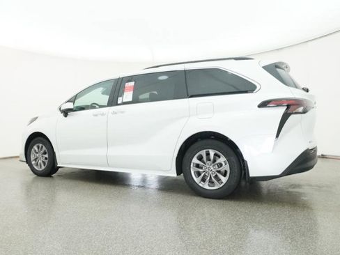 New 2026 Toyota Sienna XLE image 56