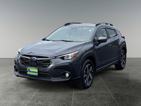 Used 2024 Subaru Crosstrek 2.0i Premium image 3