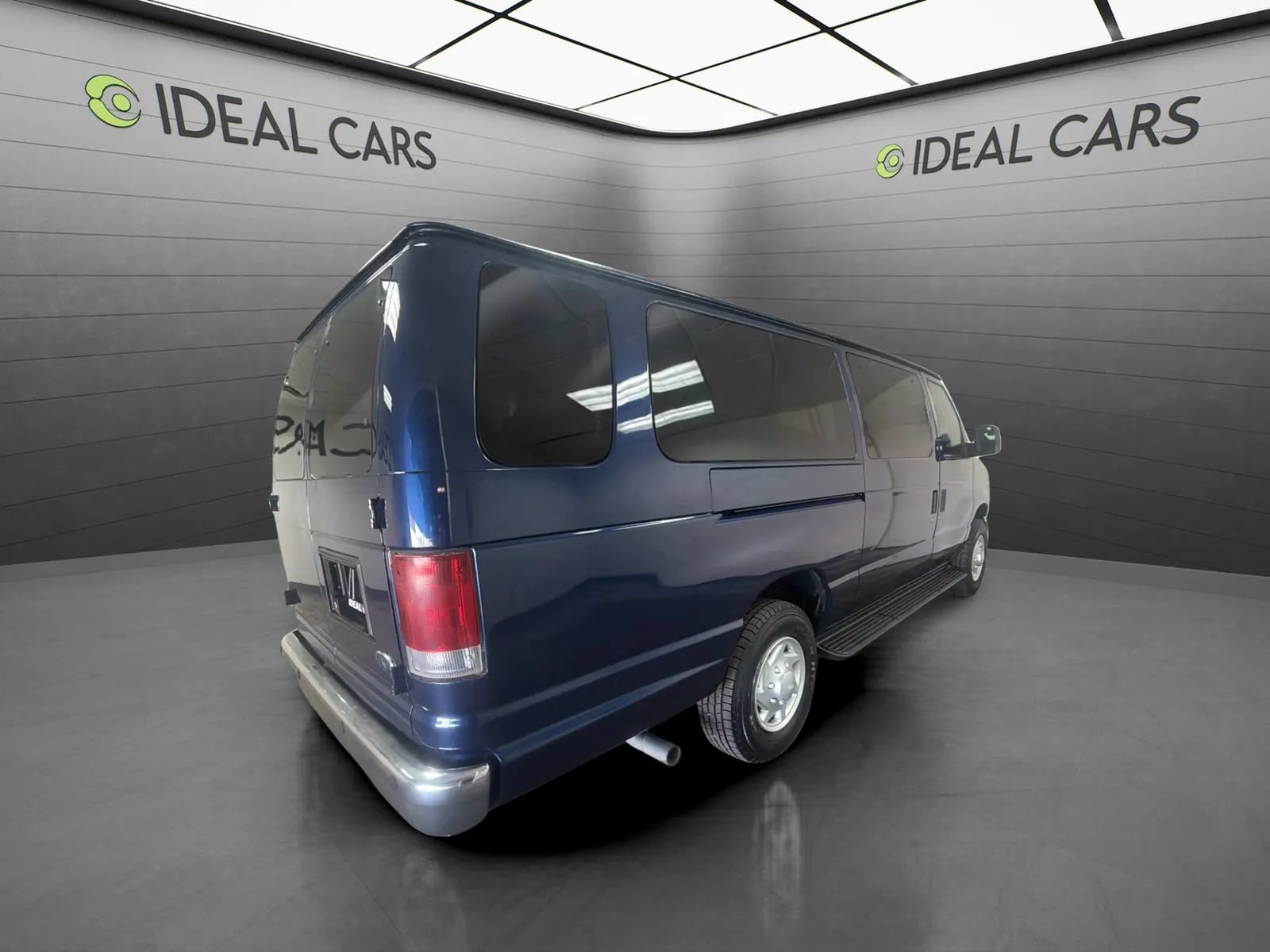 Used 2012 Ford E-350 and Econoline 350 XLT RWD image 5