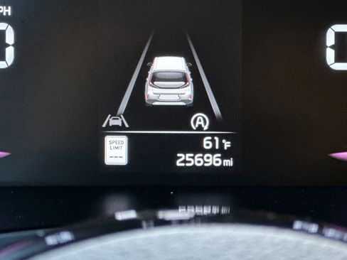 Used 2023 Kia Soul EX image 26