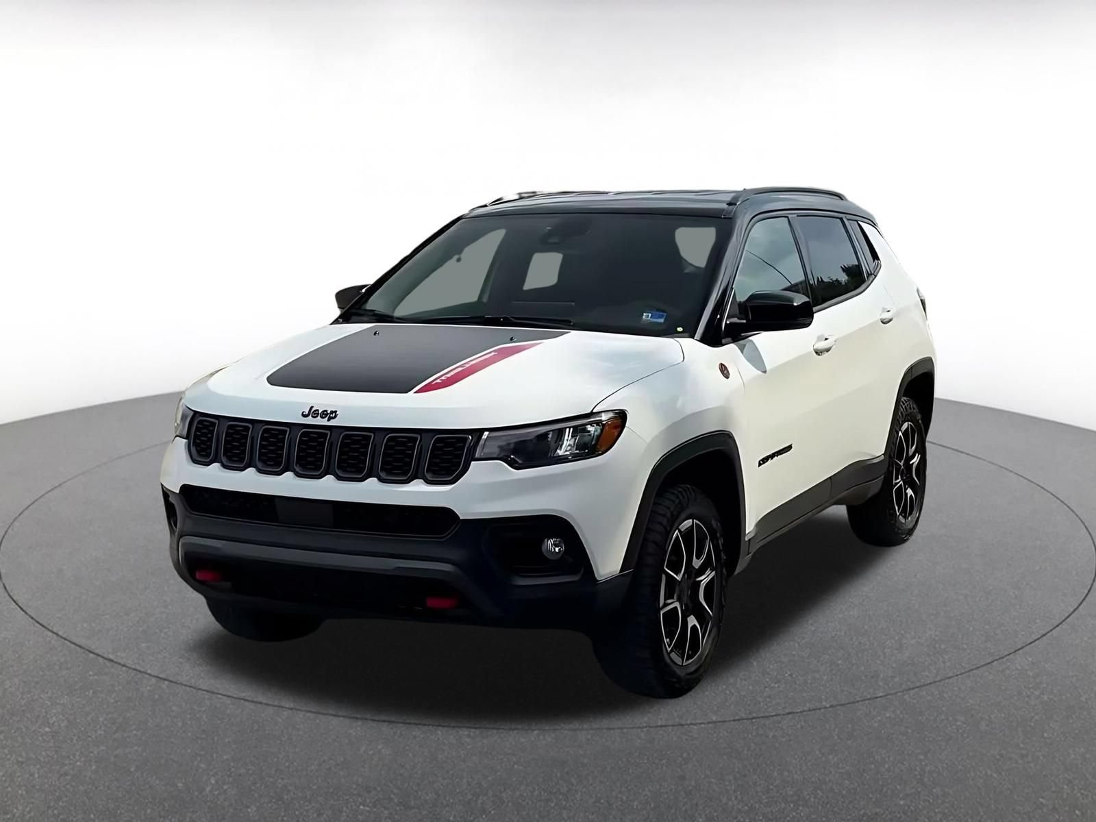 Used 2025 Jeep Compass Trailhawk AWD/4WD image 6