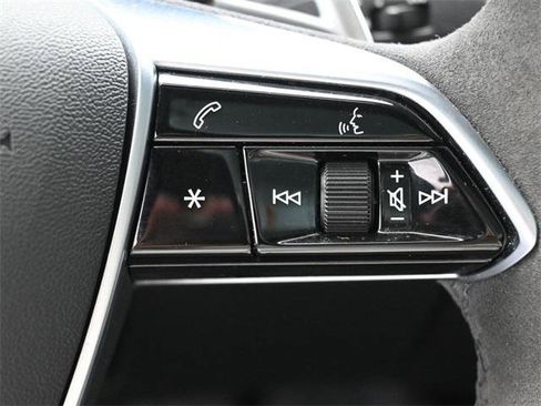 Used 2022 Audi e-tron GT Premium Plus image 19