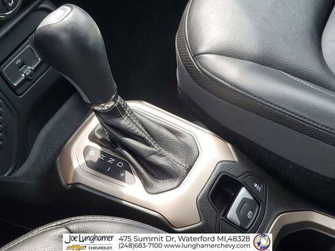 Used 2016 Jeep Renegade Limited FWD image 18