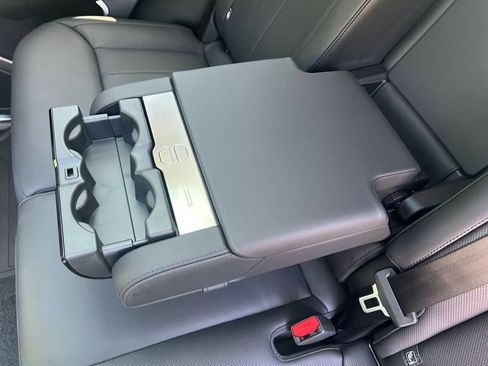 New 2025 Land Rover Range Rover SE image 26