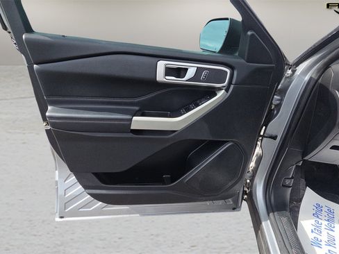 Used 2020 Ford Explorer XLT w/ Equipment Group 202A image 22