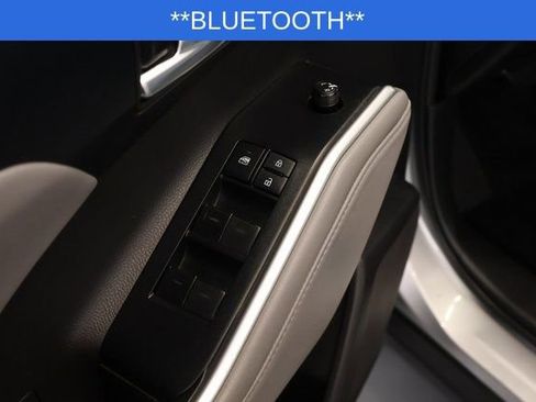 Used 2022 Toyota Highlander XLE image 9