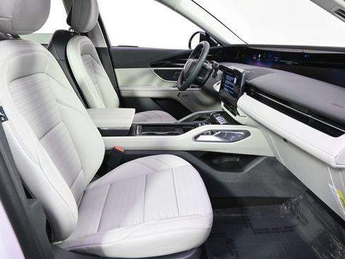 New 2026 Lincoln Nautilus Reserve AWD/4WD image 16