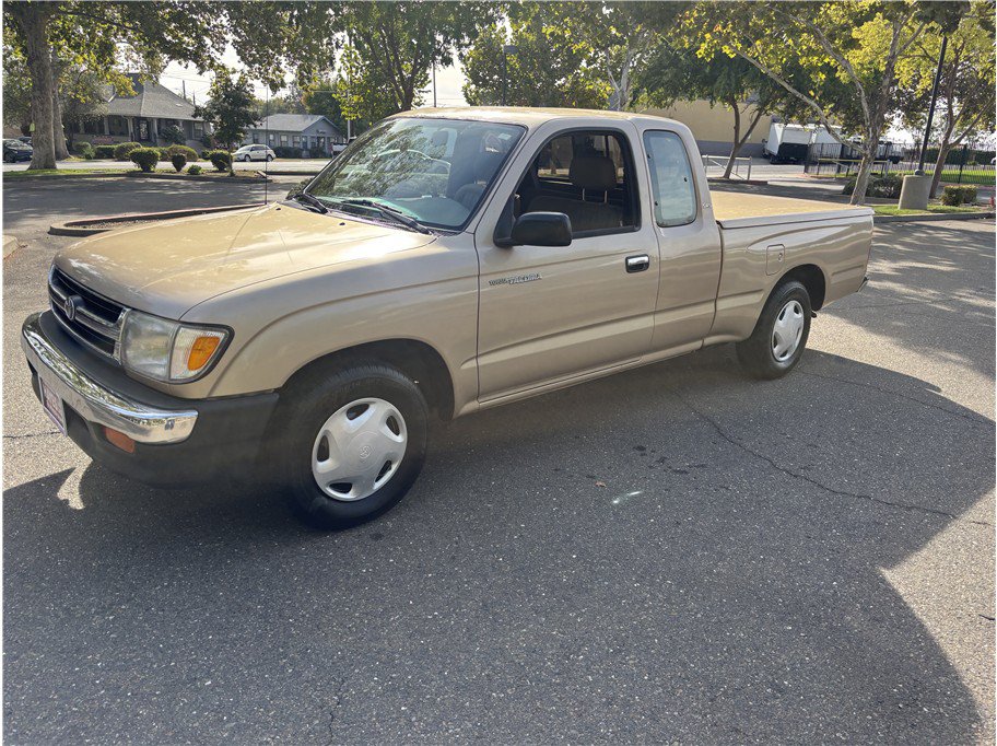 Used 1998 Toyota Tacoma 2WD Xtracab w/ SR5 Pkg image 2