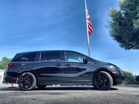 Used 2023 Honda Odyssey Sport image 9