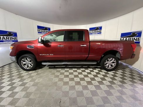 Used 2017 Nissan Titan SL AWD/4WD image 13
