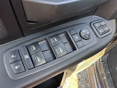 Used 2024 RAM 2500 Tradesman w/ Chrome Appearance Group image 30