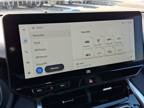 Certified 2024 Toyota Venza Limited image 18