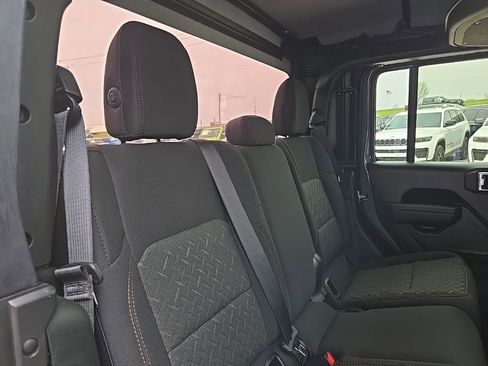 New 2026 Jeep Gladiator Mojave image 93