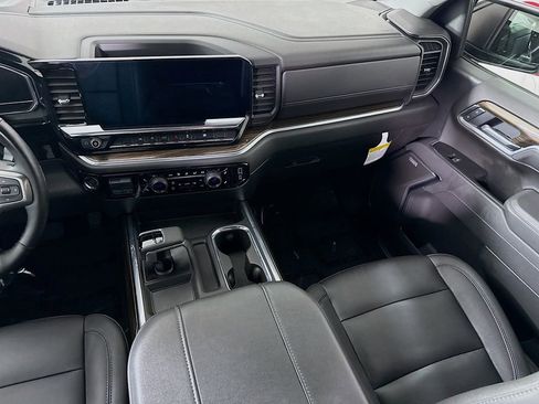 Used 2025 Chevrolet Silverado 1500 RST w/ Convenience Package II AWD/4WD image 27