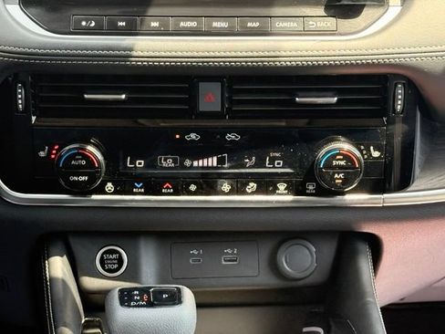 Certified 2023 Nissan Rogue Platinum w/ Platinum Premium Package AWD/4WD image 30