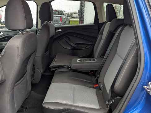 Used 2017 Ford Escape SE image 4