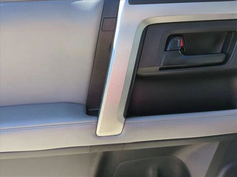 Used 2012 Toyota 4Runner SR5 w/ Convenience Pkg AWD/4WD image 10