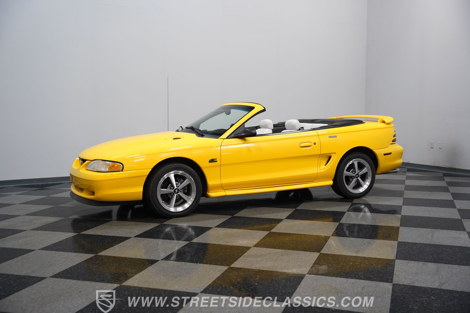 Used 1995 Ford Mustang GT RWD image 7