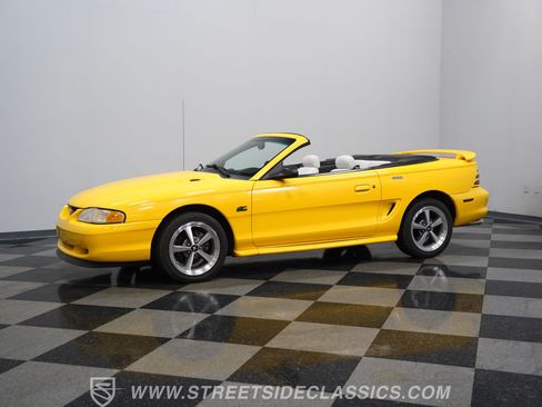 Used 1995 Ford Mustang GT RWD image 7