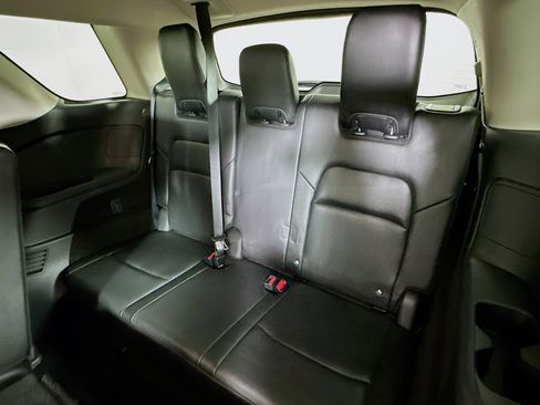 Used 2025 Nissan Pathfinder SL image 29