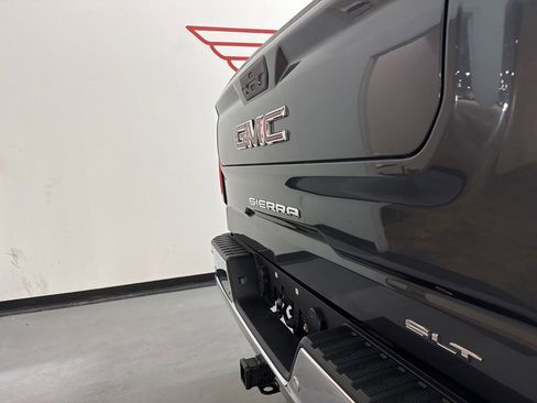 Used 2019 GMC Sierra 1500 SLT image 11