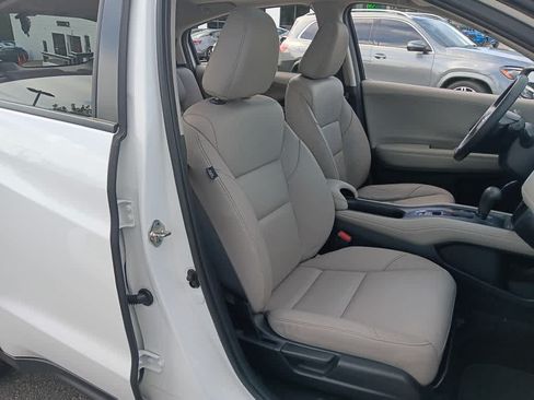 Used 2018 Honda HR-V EX-L image 10