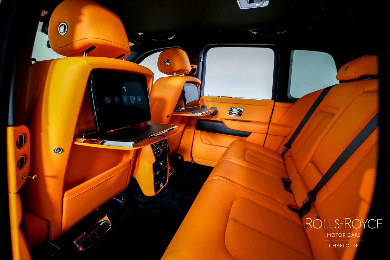 Used 2026 Rolls-Royce Cullinan AWD/4WD image 19