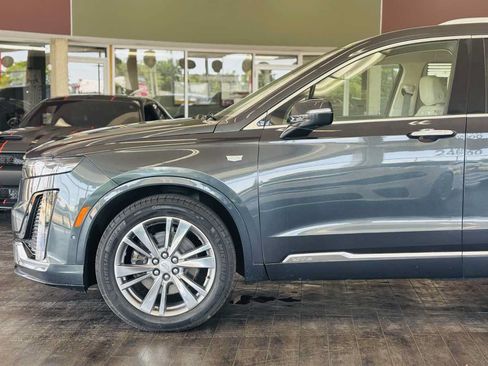 Used 2022 Cadillac XT6 Premium Luxury w/ Technology Package AWD/4WD image 16