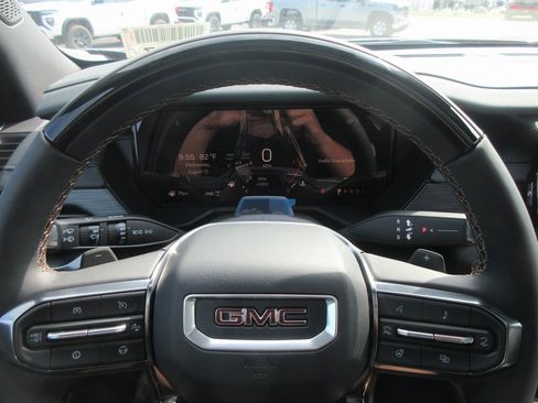 New 2026 GMC Acadia AT4 w/ Super Cruise Package image 18