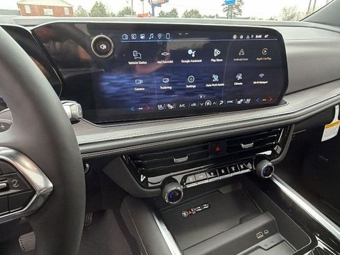 New 2026 Chevrolet Suburban Premier image 25