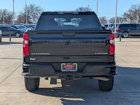 Used 2023 Chevrolet Silverado 1500 Custom image 5