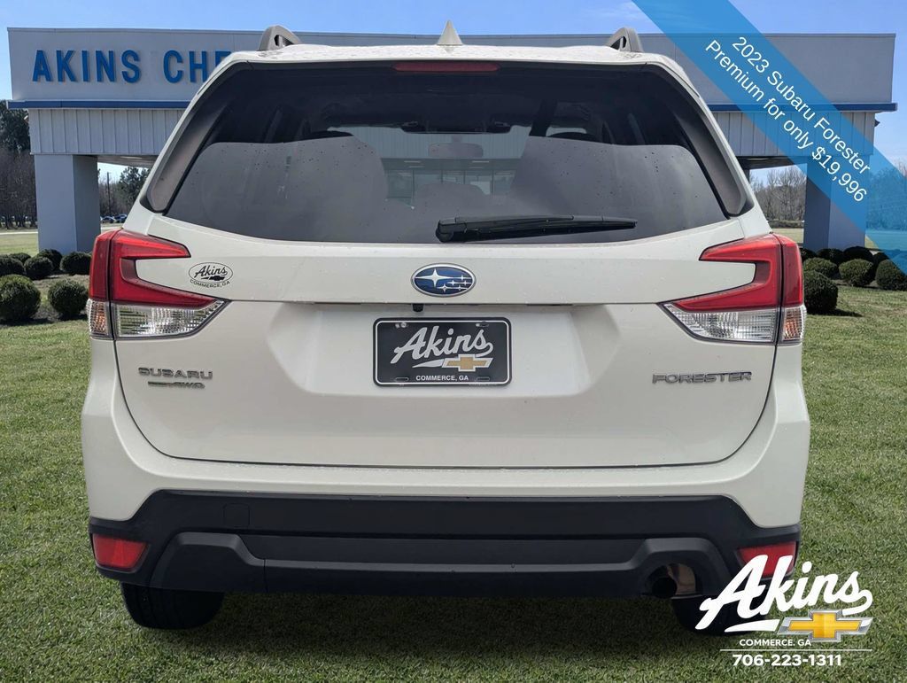 Used 2023 Subaru Forester Premium AWD/4WD image 5