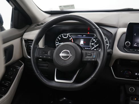Used 2023 Nissan Rogue SV w/ SV Premium Package image 15
