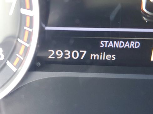 Used 2024 Nissan Pathfinder S image 29