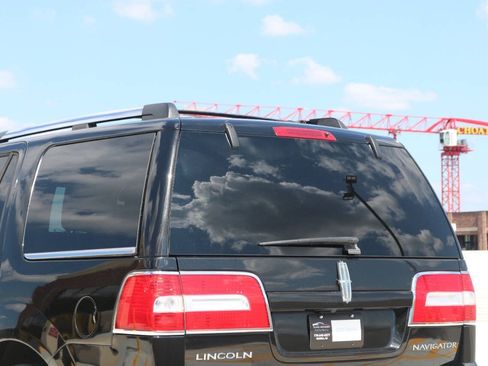 Used 2014 Lincoln Navigator 2WD image 90