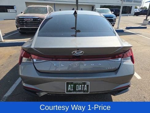 Used 2023 Hyundai Elantra Limited FWD image 5