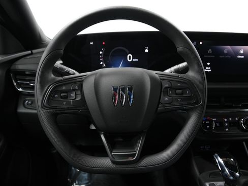 New 2025 Buick Envista Preferred image 28