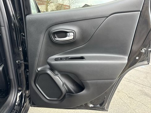 Used 2019 Jeep Renegade Trailhawk image 30