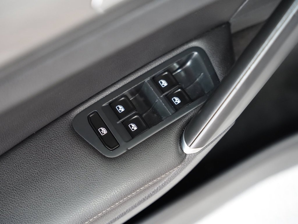 Used 2015 Volkswagen Golf TDI S FWD image 42