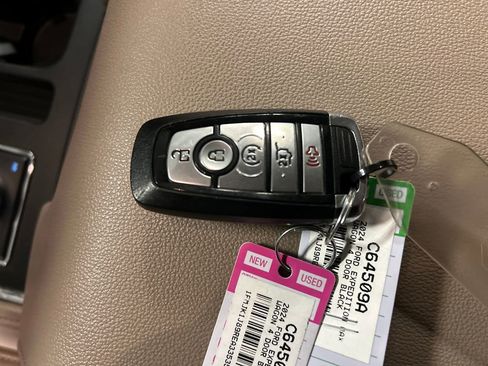 Used 2024 Ford Expedition Max XLT image 22