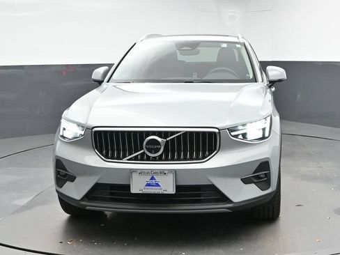 Used 2024 Volvo XC40 B5 Plus w/ Climate Package AWD/4WD image 3