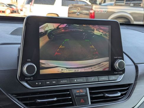 Used 2024 Nissan Altima 2.5 SV image 21